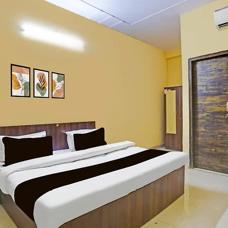 Super Hotel O Shalimar Bagh Max Hospital